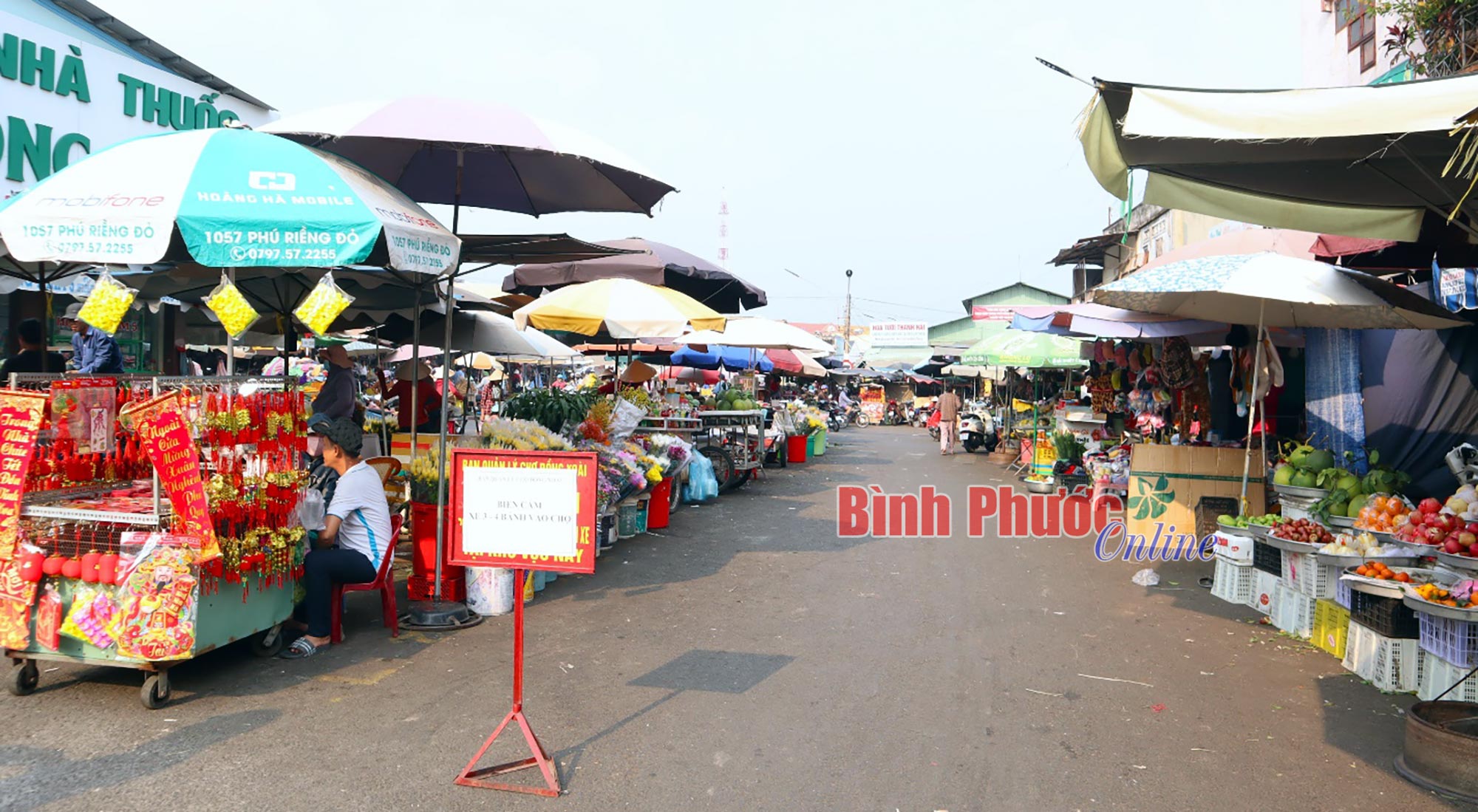 Chợ Đồng Xoài sắp xếp thông thoáng phục vụ mua sắm những ngày giáp tết 