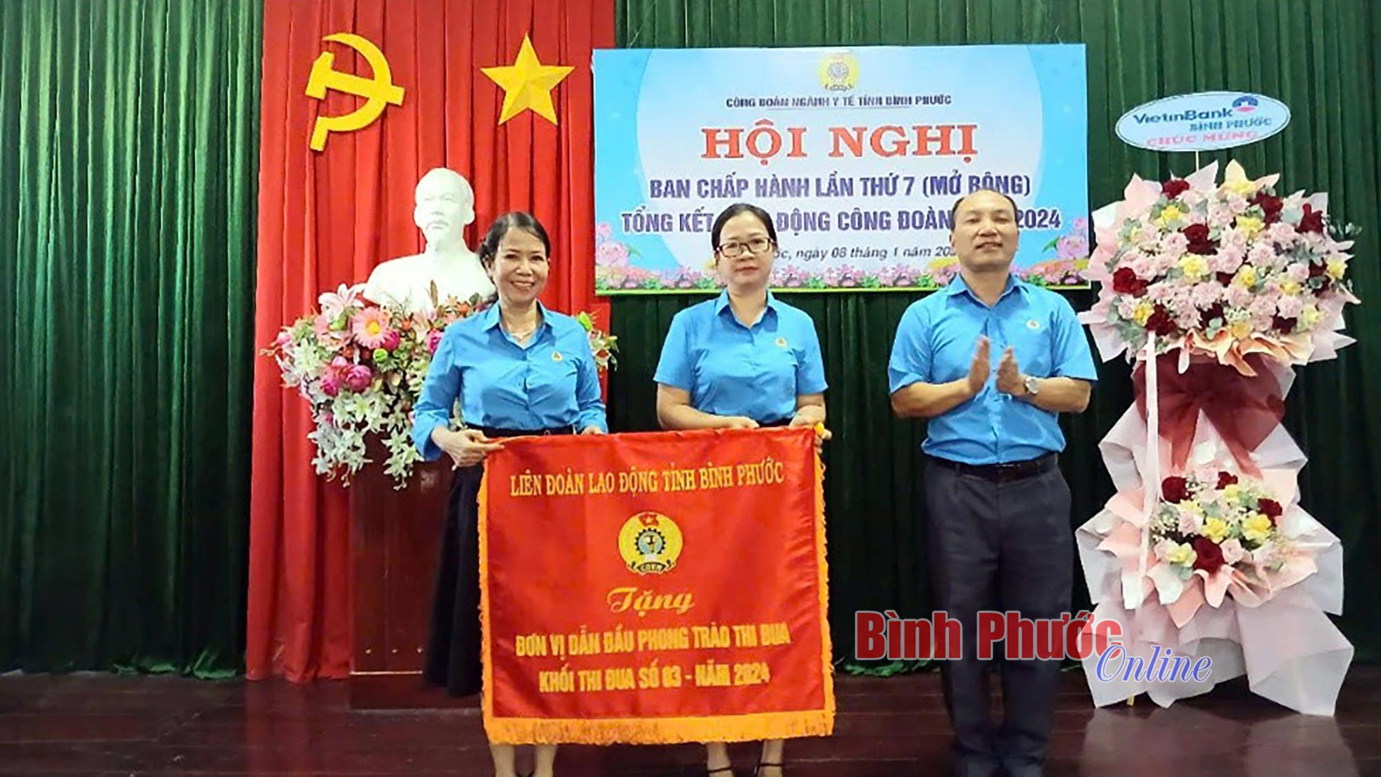Công đoàn ngành y tế Bình Phước nhận cờ thi đua