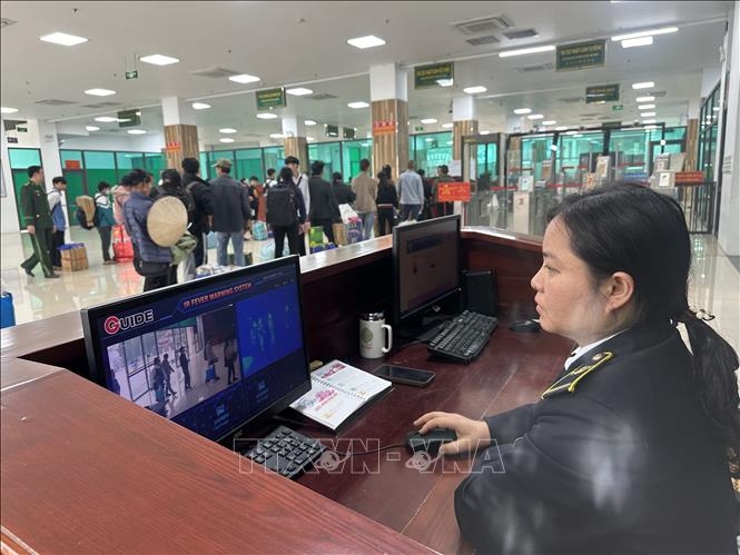 Đảm bảo hoạt động xuất nhập cảnh cho du khách trong những ngày Tết