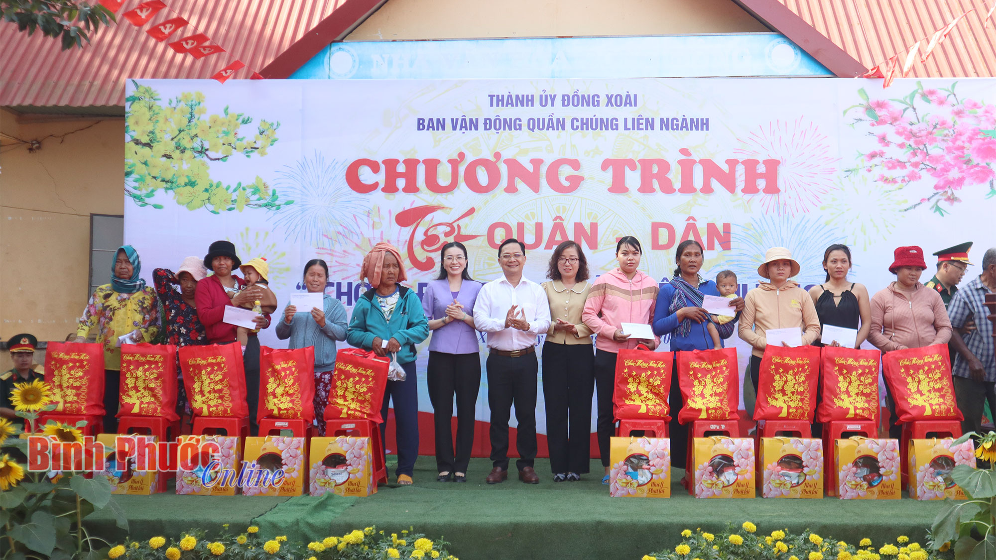 Đồng Xoài: Tết quân - dân lan tỏa yêu thương