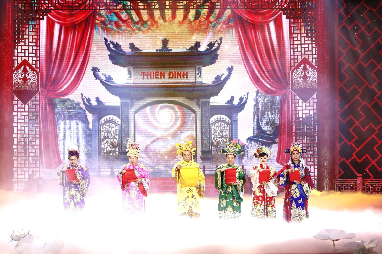 ‘Gặp nhau cuối năm’, ‘Tự hào Thể thao Việt Nam’ rực rỡ đón giao thừa, chào Xuân Ất Tỵ 2025