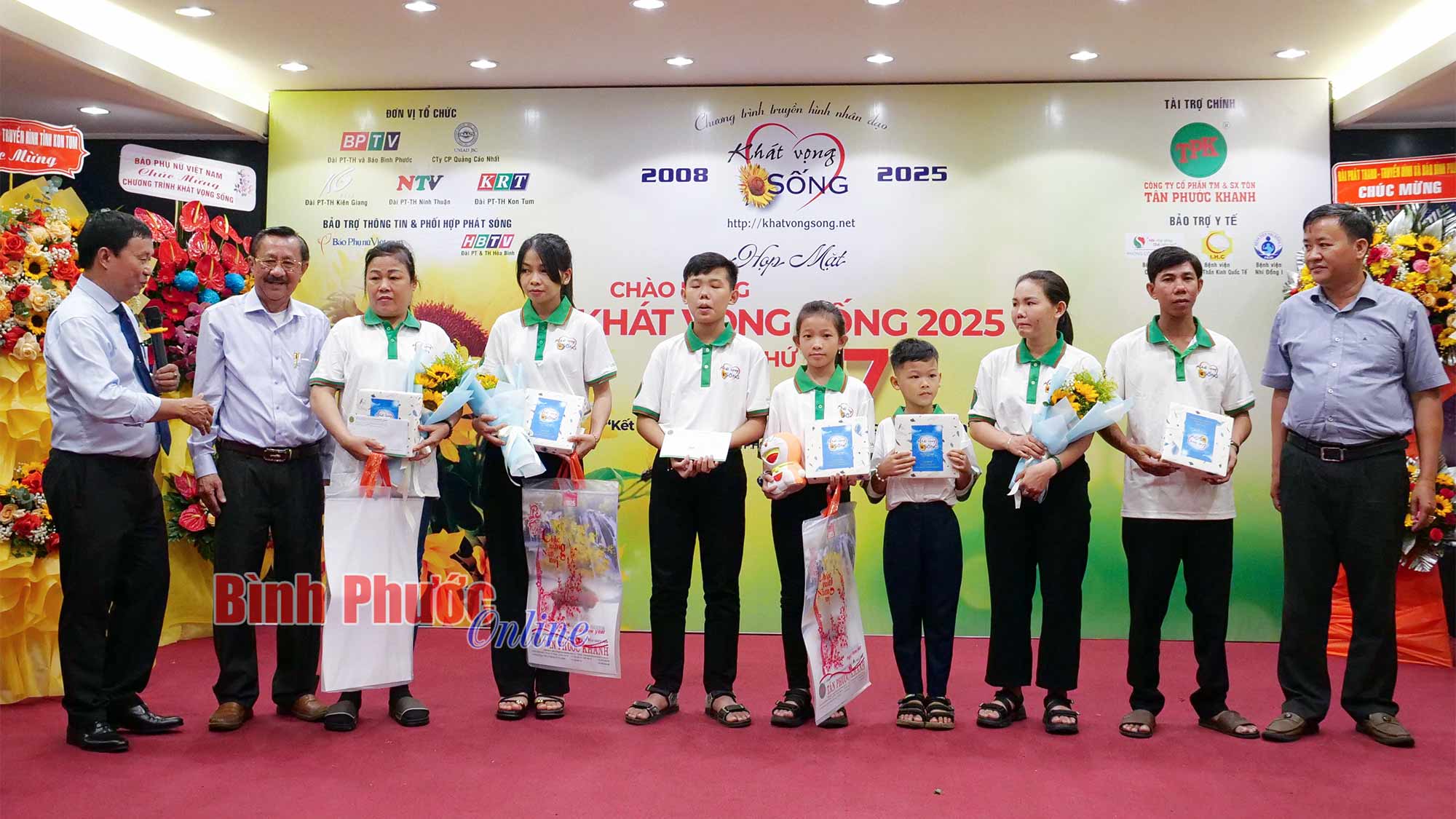 “Khát vọng sống” - Hành trình 16 năm giúp những phận nghèo