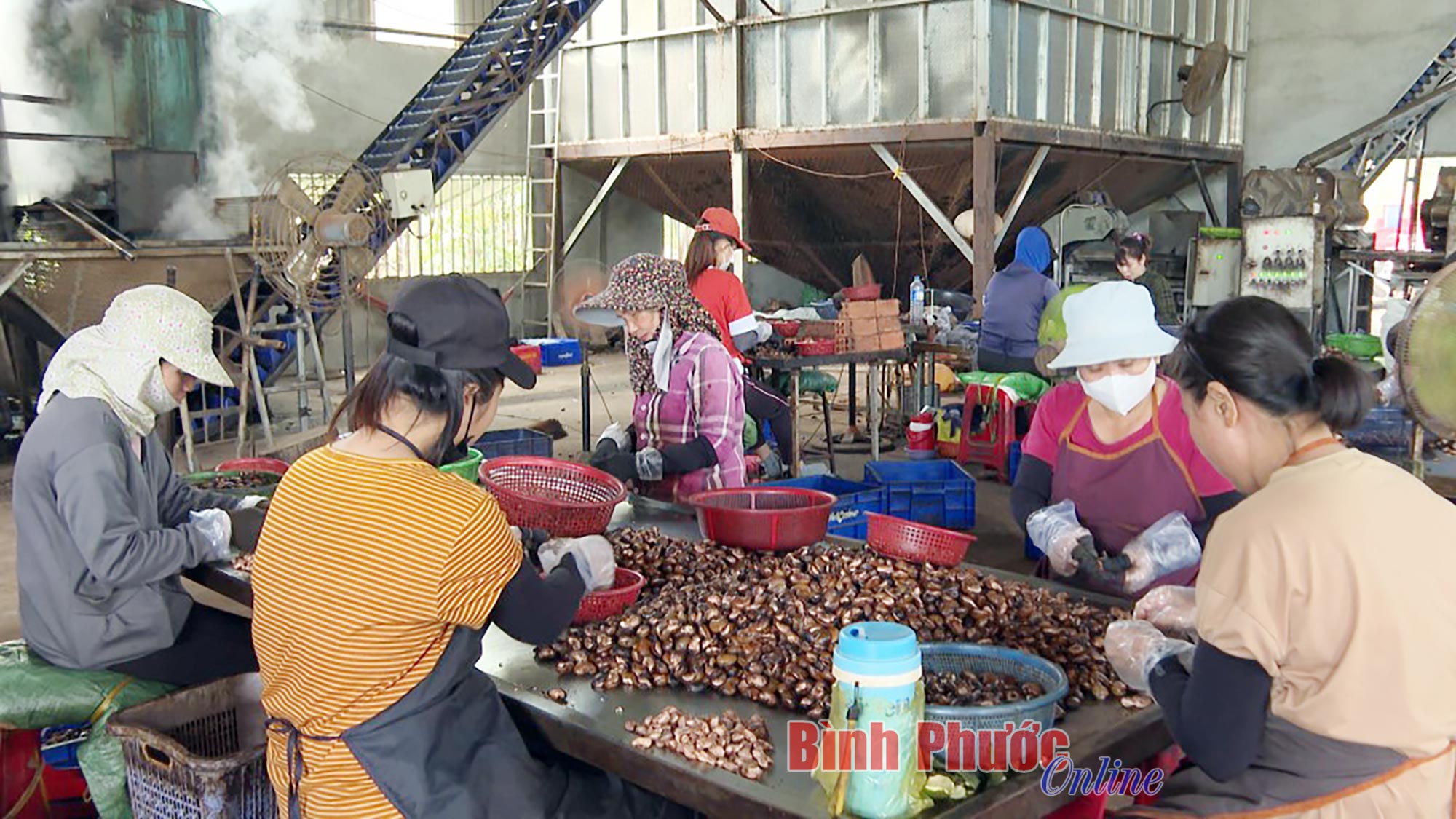 “Lợi kép” tăng tốc sản xuất cuối năm