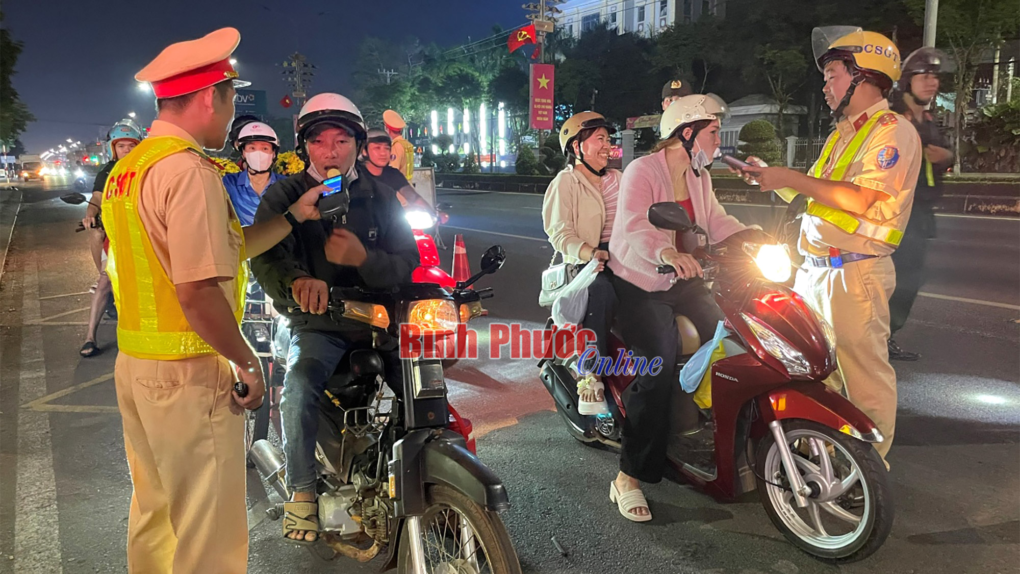 Lực lượng Cảnh sát giao thông trực 100% quân số đảm bảo nhân dân đón tết an toàn