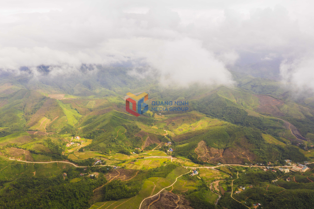 Ngắm vẻ đẹp hoang sơ, yên bình nơi non cao Kỳ Thượng