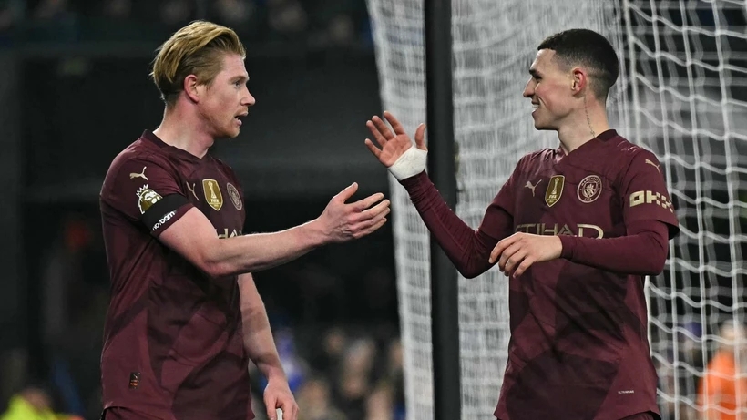 Premier League: Man City thắng 'hủy diệt' 6-0, M.U thua thảm trên sân nhà