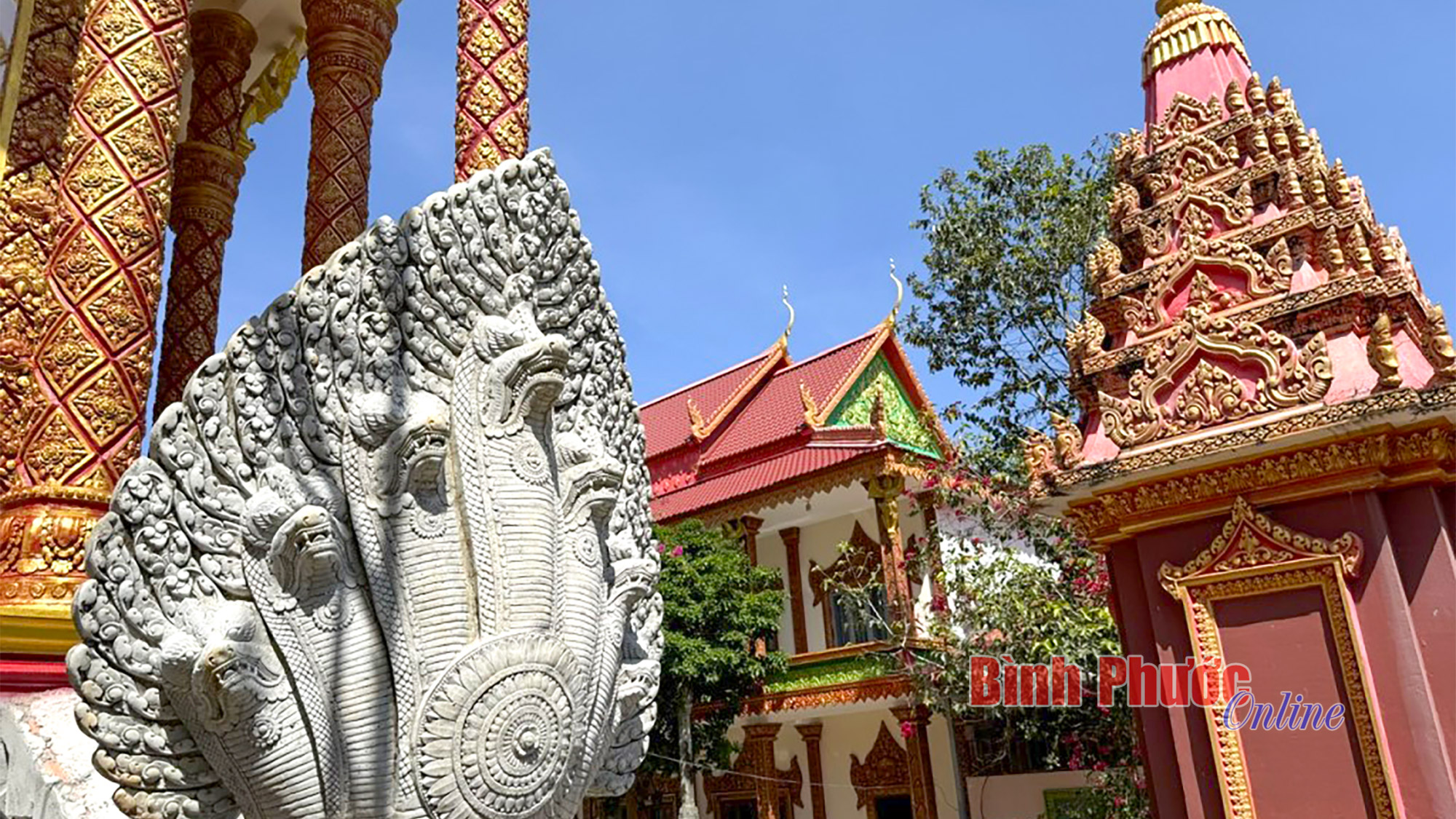 Rắn thần Naga - biểu tượng độc đáo trong kiến trúc chùa Khmer