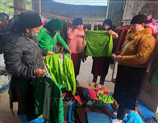 Sắc màu phiên chợ ngày xuân trên Cao nguyên đá Hà Giang