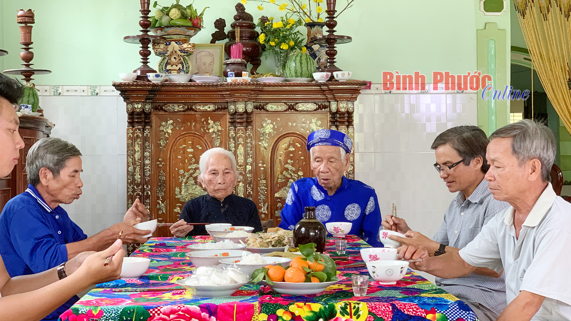 Tết là về nhà
