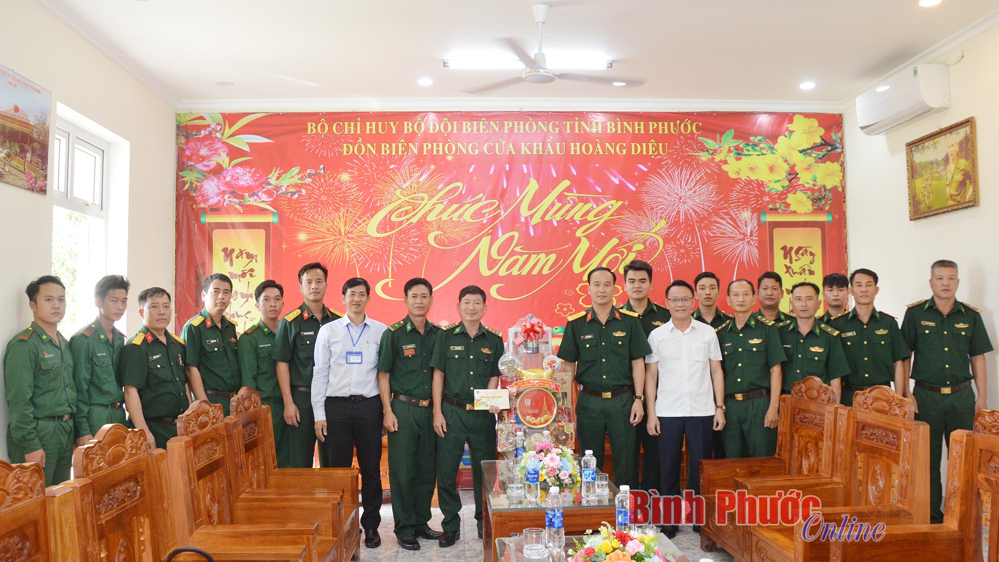 Thăm, chúc tết các đồn biên phòng, chốt dân quân biên giới