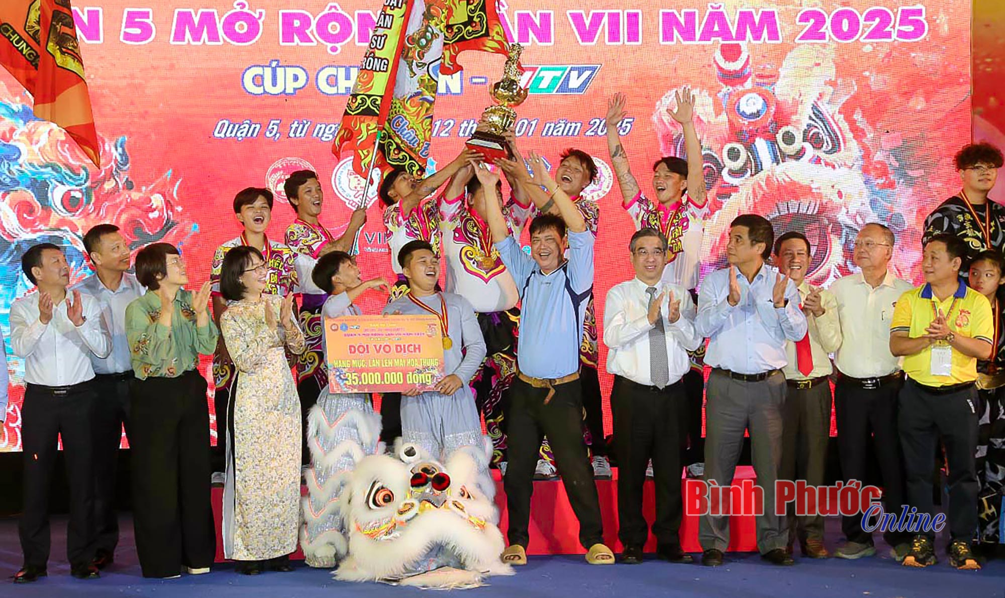 Tinh Anh Đường và Miếu Bảy Bà lên ngôi vô địch Giải lân sư rồng quốc tế