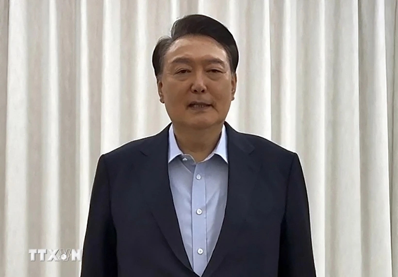 Tòa án Hàn Quốc ra lệnh bắt chính thức Tổng thống Yoon Suk Yeol do "lạm quyền"