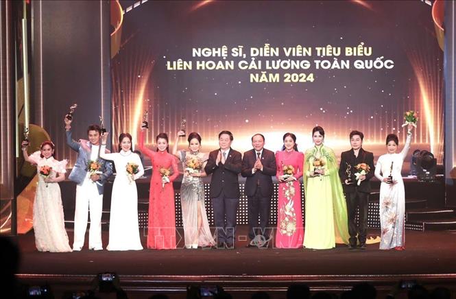 Vinh danh các gương mặt nghệ sỹ tiêu biểu và một số cuốn sách nổi bật năm 2024