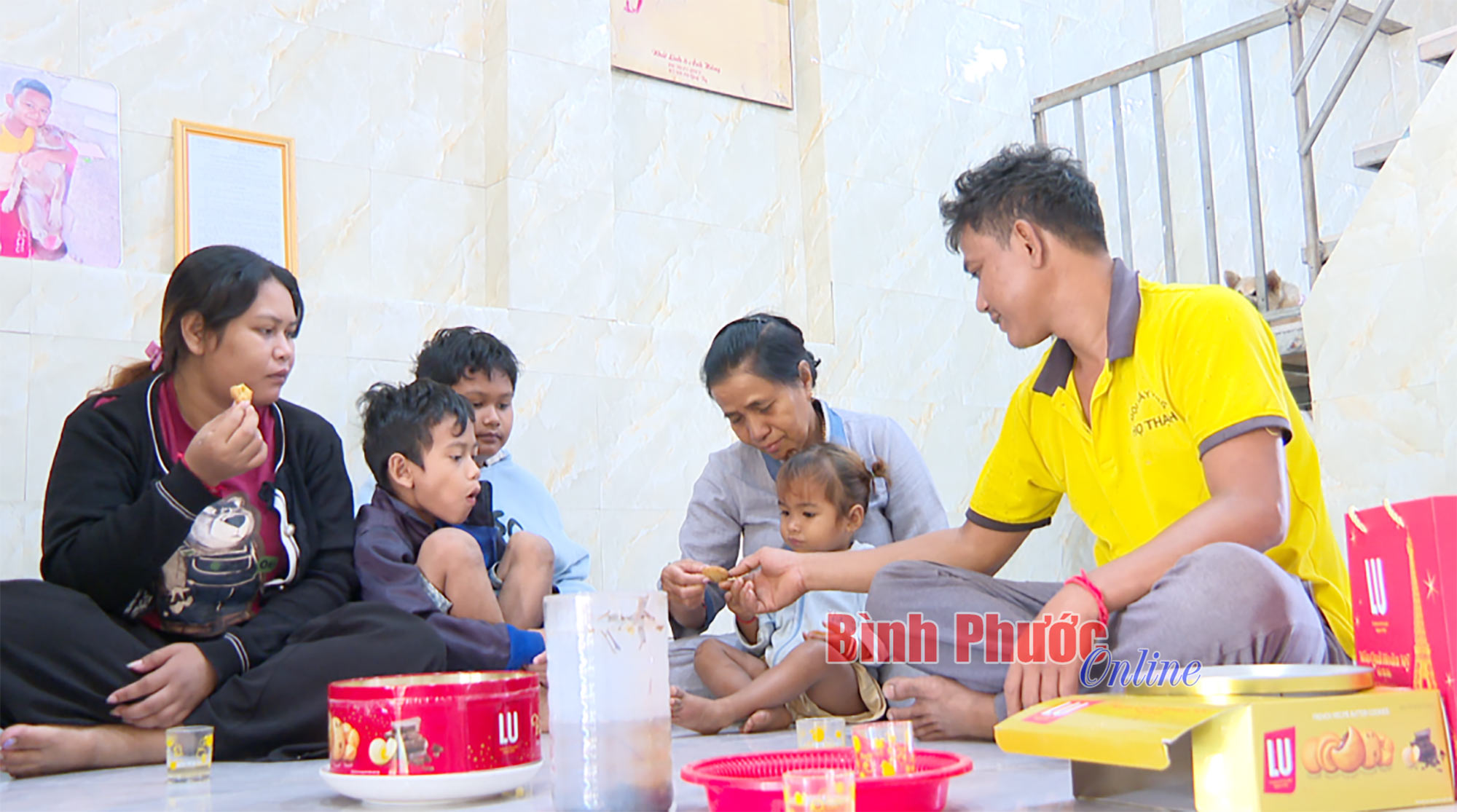 Xuân ấm trong những ngôi nhà đại đoàn kết