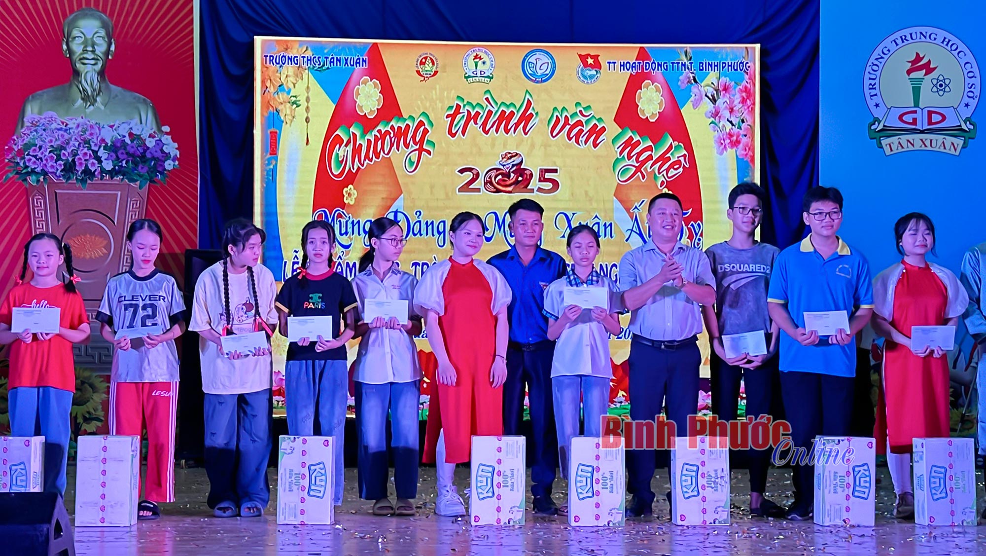 Xuân yêu thương đến với thiếu nhi có hoàn cảnh khó khăn