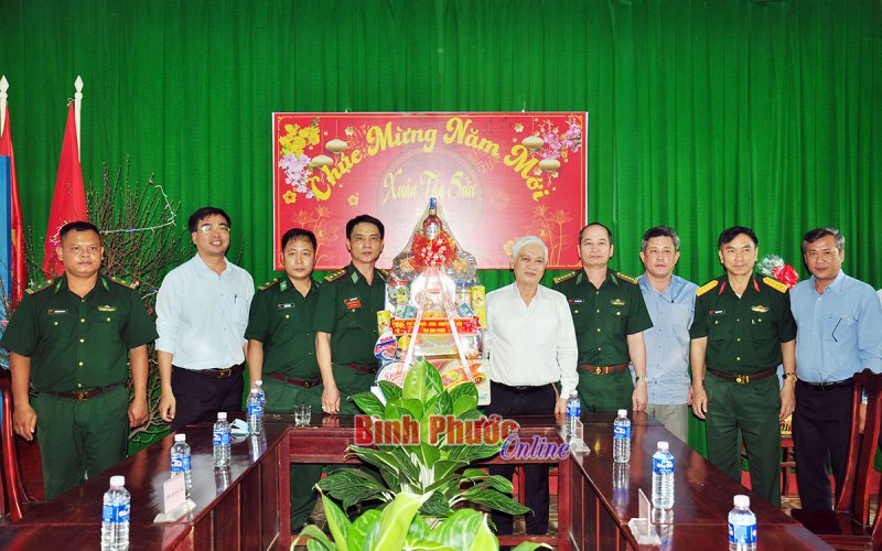 Bí thư Tỉnh ủy trao nhà đại đoàn kết và tặng quà tại huyện Bù Gia Mập