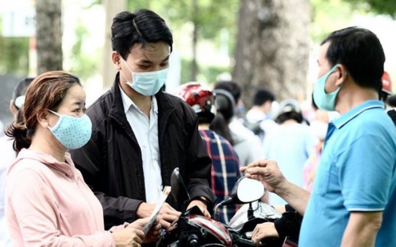 Bộ Y tế hướng dẫn đeo khẩu trang phòng, chống COVID-19 nơi công cộng 