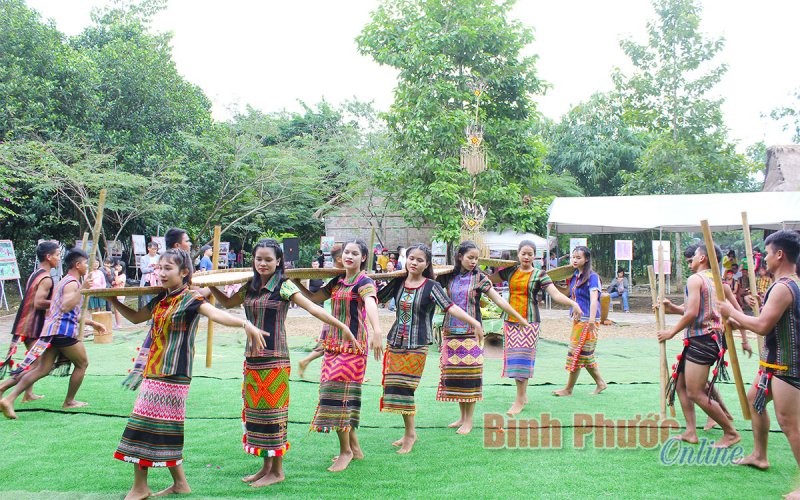 Cần hiểu v&agrave; viết đ&uacute;ng t&ecirc;n d&acirc;n tộc S&rsquo;ti&ecirc;ng