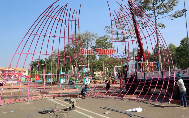 Đồng Xo&agrave;i: Khẩn trương tiến h&agrave;nh thực hiện đường hoa Xu&acirc;n T&acirc;n Sửu 2021 theo kế hoạch