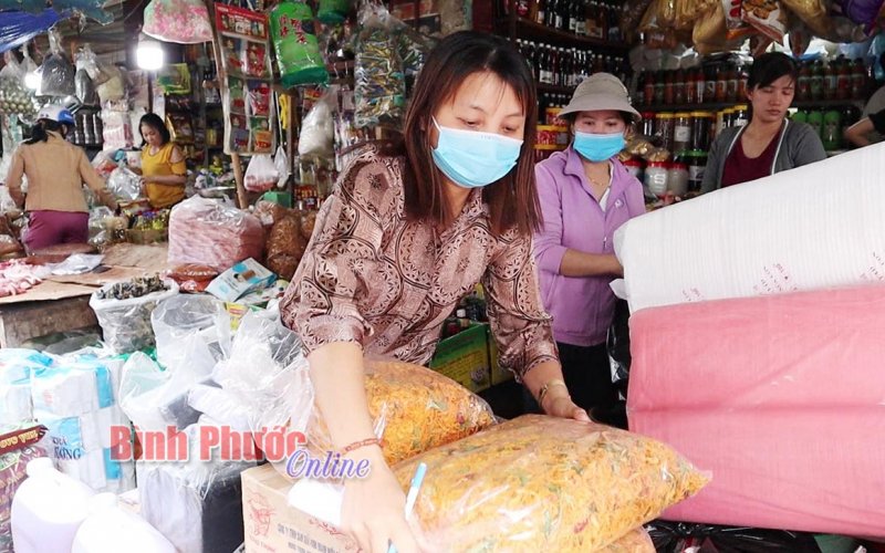 Đồng Xoài: Xử phạt 10 trường hợp vi phạm về an toàn thực phẩm, gian lận thương mại dịp Tết 