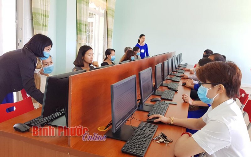 Đưa tri thức đến mọi người