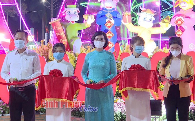 Đường hoa Xuân thành phố Đồng Xoài Tết Tân Sửu 2021: Hội tụ khát vọng và thịnh vượng