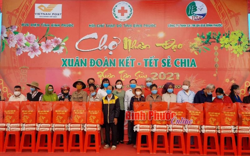 Khai mạc Chợ nhân đạo “Xuân đoàn kết - Tết sẻ chia”