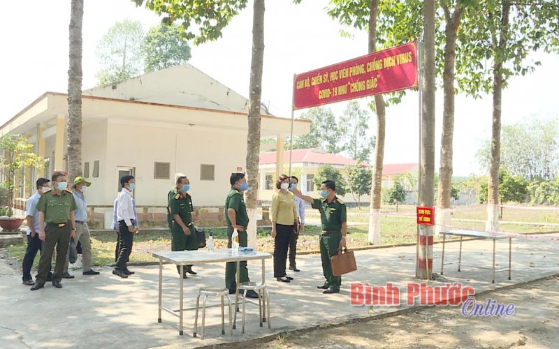 Kiểm tra công tác phòng, chống dịch tại khu cách ly Trường Quân sự (cũ)