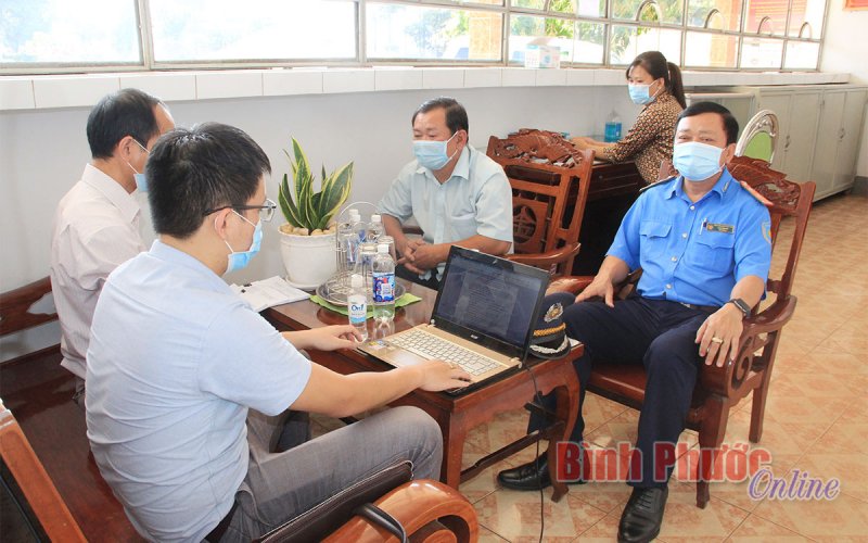 Kinh doanh vận tải hành khách gặp khó do dịch Covid-19