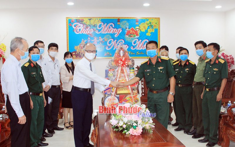 Lãnh đạo tỉnh thăm, chúc tết các đơn vị lực lượng vũ trang nhân dân và cán bộ lão thành cách mạng