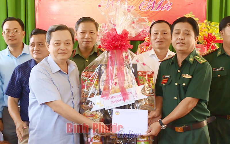 Lãnh đạo tỉnh thăm, chúc Tết các lực lượng vũ trang 3 huyện biên giới