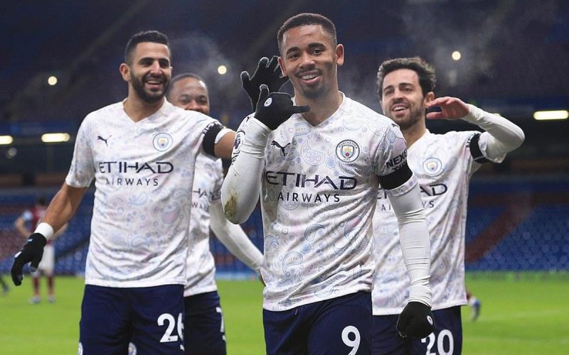 Man City chắc ngôi đầu, Liverpool thua trận thứ 2 liên tiếp ở sân nhà