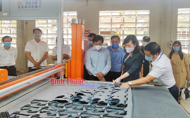 Sự phát triển lớn mạnh, bền vững doanh nghiệp là thước đo mức độ đồng hành của lãnh đạo tỉnh