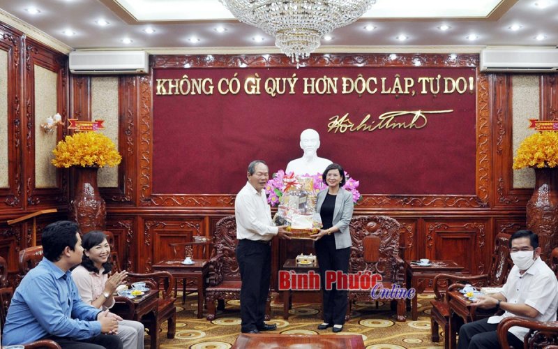 Trung tâm Truyền máu Bệnh viện Chợ Rẫy thăm và chúc tết tỉnh Bình Phước