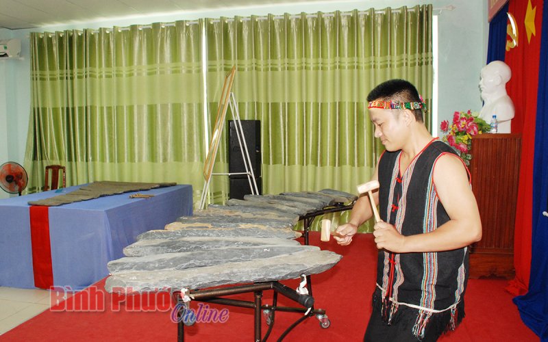 Vang vọng tiếng ng&agrave;n năm