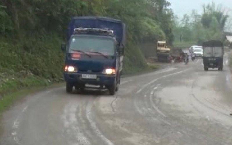 Xe tải có trọng tải lớn hơn 16 tấn được phép lưu thông qua tuyến Sao Bọng - Đăng Hà