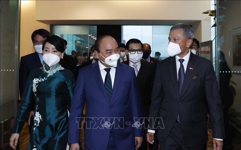 Chủ tịch nước Nguyễn Xuân Phúc bắt đầu chuyến thăm cấp Nhà nước tới Singapore