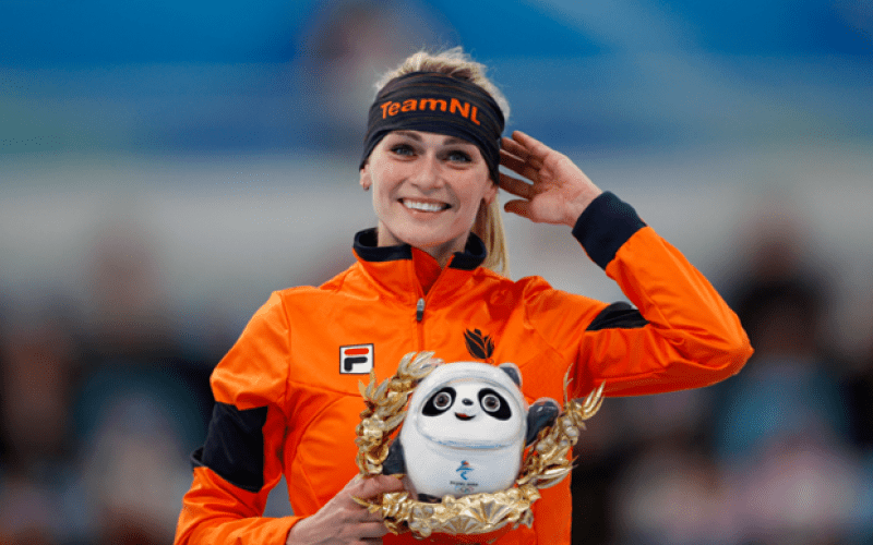 Nữ vận động viên Hà Lan phá kỷ lục trượt băng tốc độ 3.000m