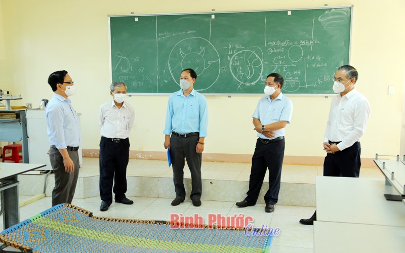 Phải đảm bảo an toàn cho cán bộ, giáo viên, nhân viên và học sinh 