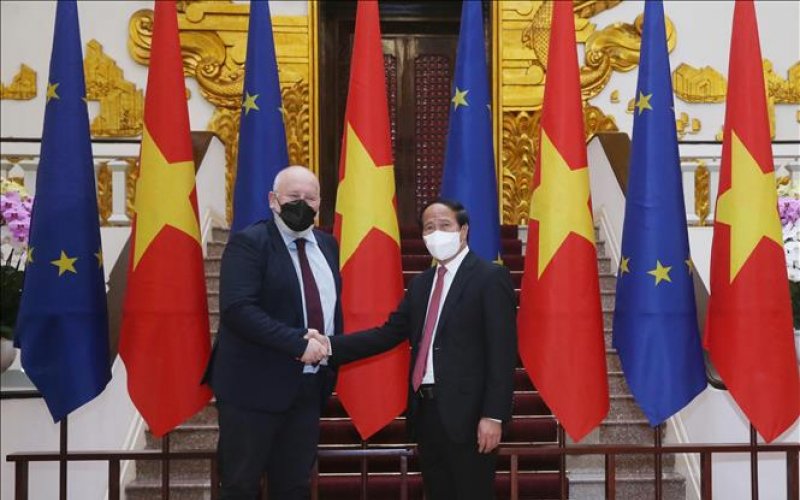 Phó Thủ tướng Lê Văn Thành hội đàm với Phó Chủ tịch điều hành Ủy ban châu Âu
