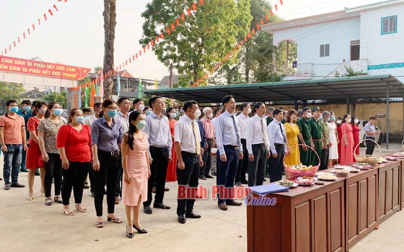 Thị trấn Đức Phong chào cờ đầu xuân Nhâm Dần 2022 