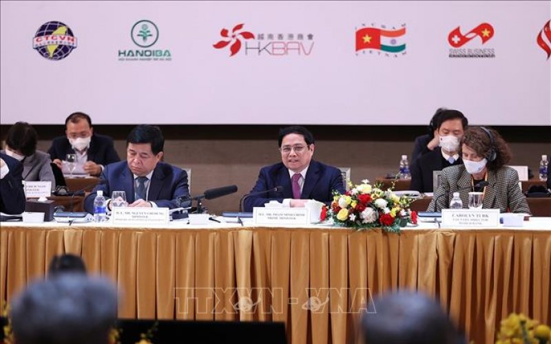 Thủ tướng: Chính phủ và doanh nghiệp 'đồng cam cộng khổ' cùng vượt khó khăn