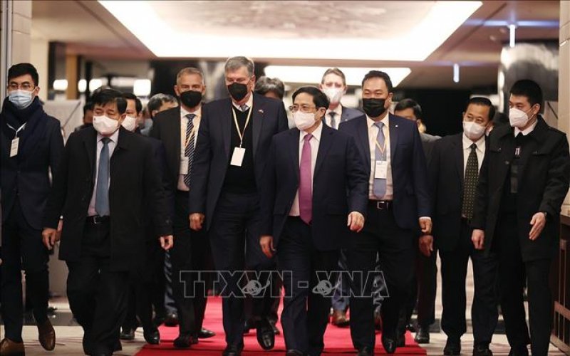 Thủ tướng dự Phiên cấp cao Diễn đàn doanh nghiệp Việt Nam thường niên