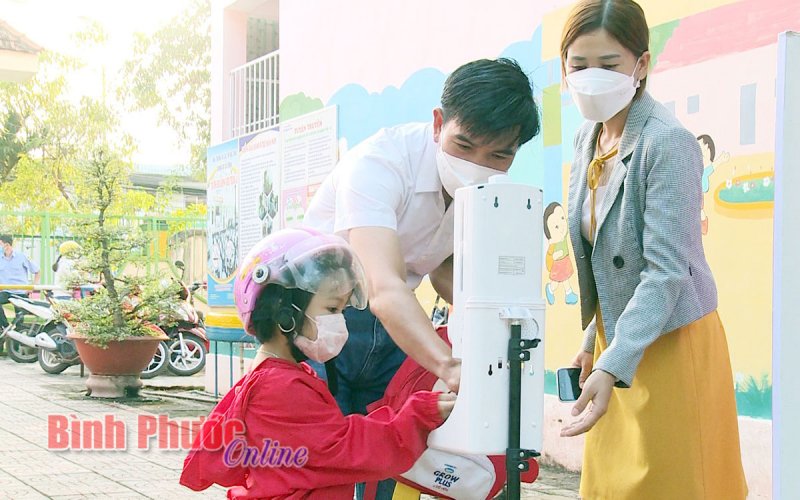 Trở lại học trực tiếp: Phụ huynh phấn khởi, nhà trường cẩn trọng  