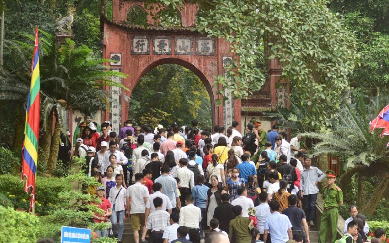 Ứng xử văn h&oacute;a, văn minh tại c&aacute;c lễ hội