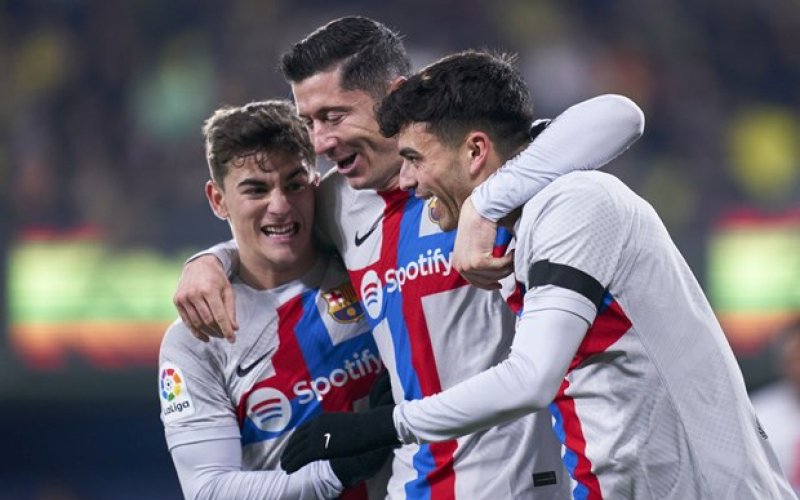 Barcelona nối dài mạch thắng, bỏ xa Real Madrid đến 11 điểm