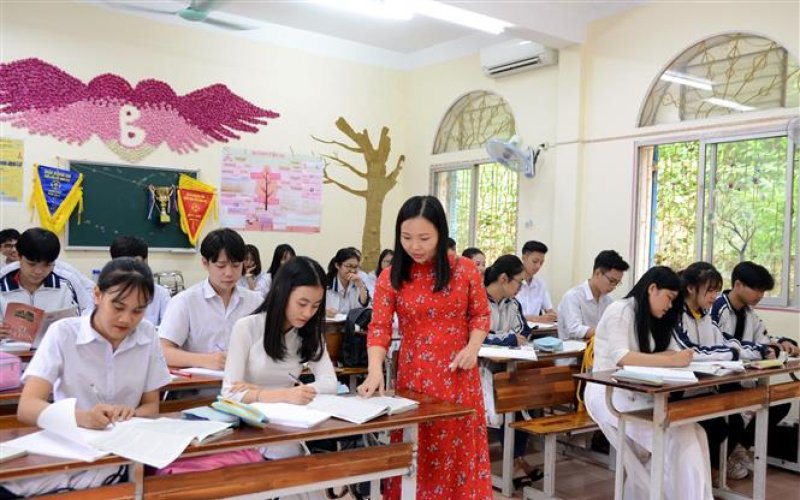 Bộ Giáo dục và Đào tạo thông tin về lương và phụ cấp lương cho giáo viên