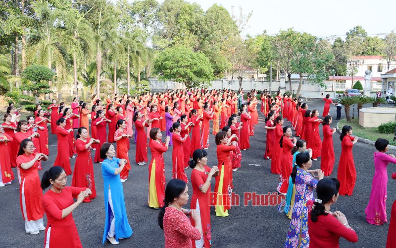 Chơn Th&agrave;nh: Ấn tượng hội thi d&acirc;n vũ thể thao