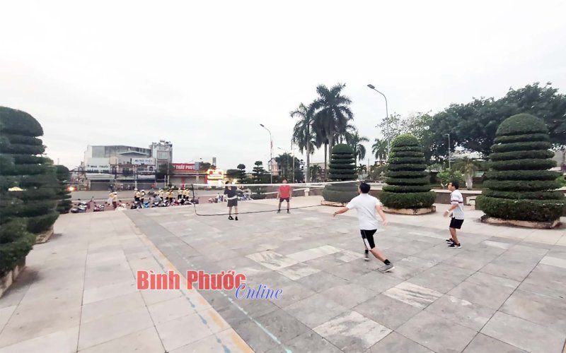 Đá cầu - đơn giản mà vui