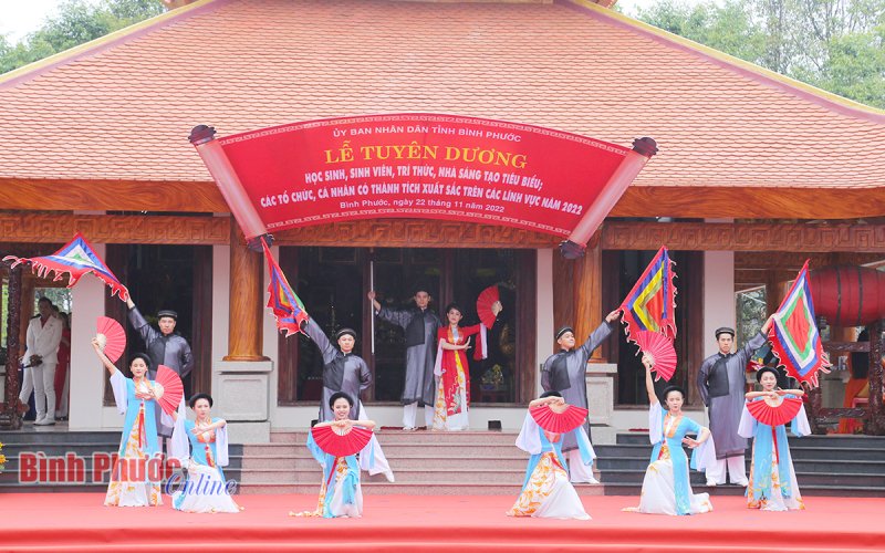 Đề cương văn hóa - ngọn đuốc soi đường